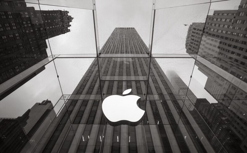 Apple afferma che il numero di dispositivi attivi ha raggiunto un nuovo massimo storico dopo un trimestre da record.